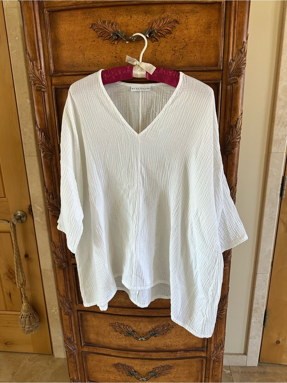 bryn Walker White Textured V-Neck Tunic